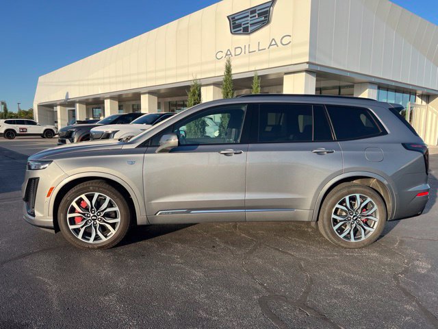 Used 2024 Cadillac XT6 Sport w/ Technology Package AWD/4WD image 2