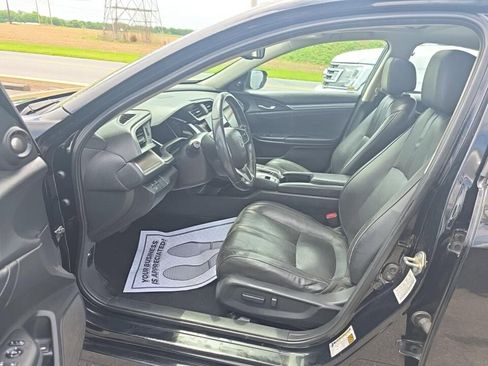 Used 2016 Honda Civic Touring image 4