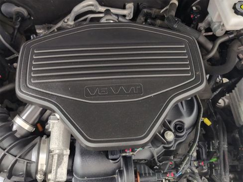 Used 2020 GMC Acadia SLE image 16