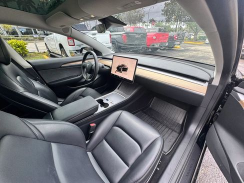 Used 2022 Tesla Model 3 Long Range AWD/4WD image 17