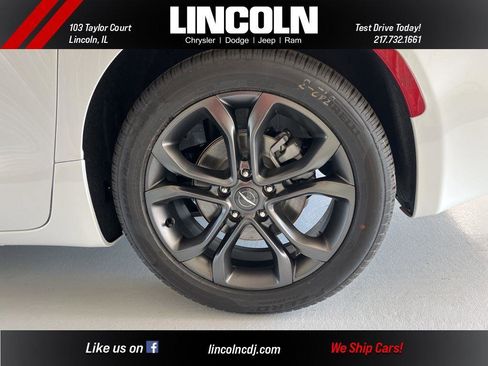 New 2026 Chrysler Pacifica Select image 28