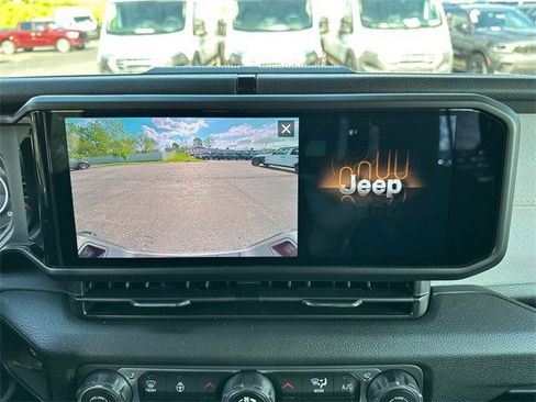 New 2025 Jeep Gladiator Sport image 29