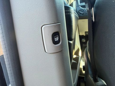 Used 2019 Dodge Grand Caravan SXT FWD image 30