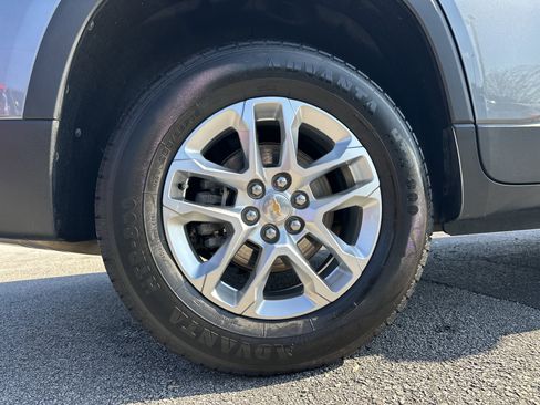 Used 2021 Chevrolet Traverse LT image 18