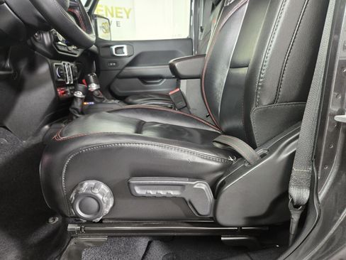 Used 2020 Jeep Gladiator Rubicon AWD/4WD image 31