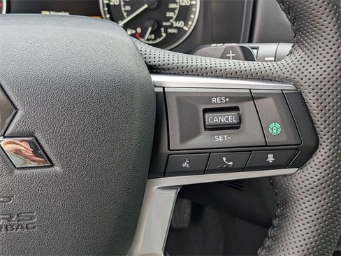 New 2026 Mitsubishi Outlander SE image 18