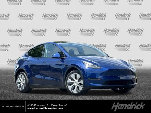 Used 2023 Tesla Model Y Long Range AWD/4WD image 1