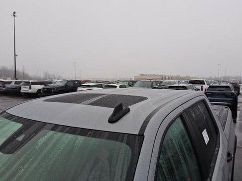 Used 2025 Chevrolet Silverado 1500 ZR2 image 16