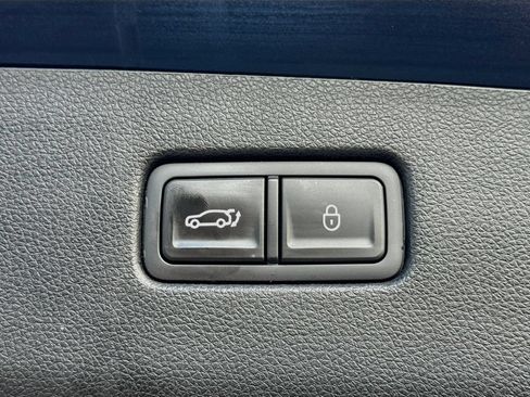 Used 2023 Genesis GV70 2.5T AWD/4WD image 32