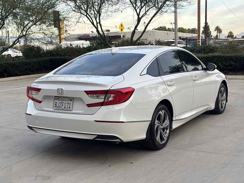 Used 2018 Honda Accord EX image 3