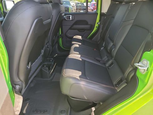 New 2025 Jeep Gladiator Sport w/ Premium Package image 21