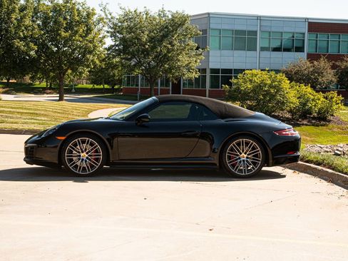 Used 2018 Porsche 911 Carrera 4S image 2