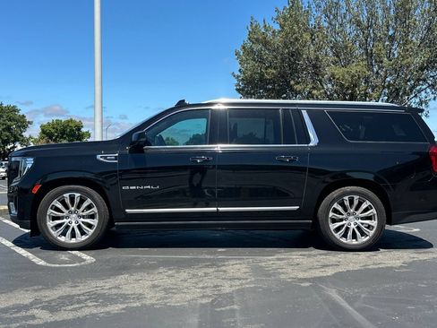 Used 2023 GMC Yukon XL Denali w/ Denali Reserve Package AWD/4WD image 7