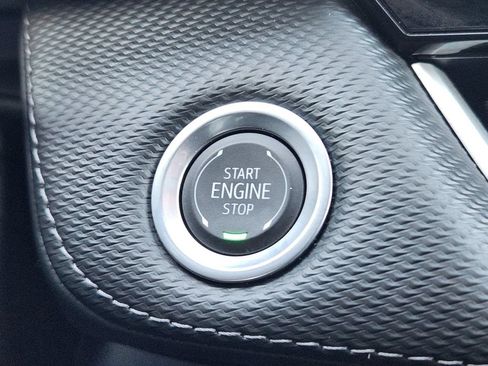 Used 2026 Chevrolet Equinox LT AWD/4WD image 21