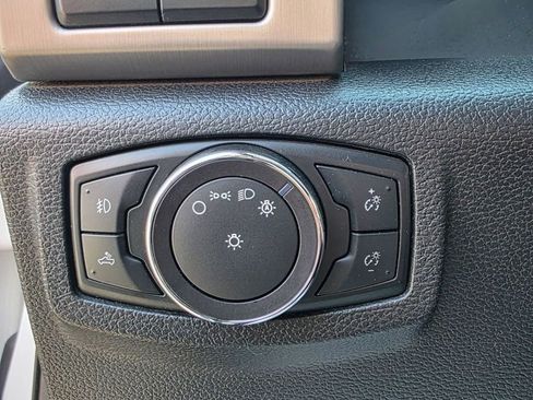 Used 2018 Ford F250 Platinum w/ Platinum Ultimate Package AWD/4WD image 14