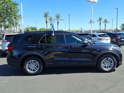 Certified 2026 Ford Explorer Active RWD image 3
