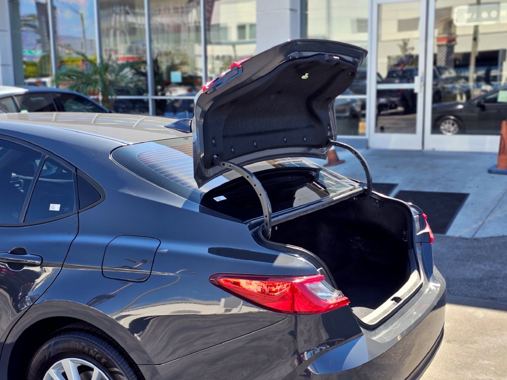 Used 2025 Toyota Camry LE FWD image 10