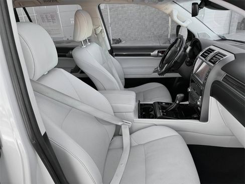 Used 2020 Lexus GX 460 Premium image 28