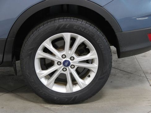 Used 2018 Ford Escape SE image 17