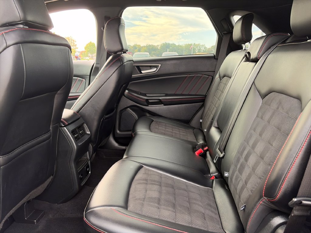 Used 2024 Ford Edge ST-Line AWD/4WD image 26