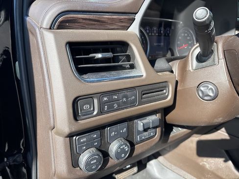 Used 2021 Chevrolet Suburban Z71 w/ Z71 Off-Road Package image 15