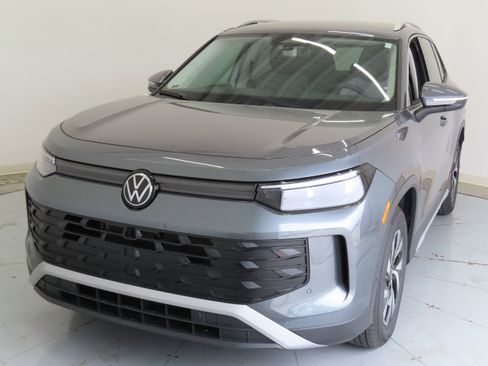 New 2025 Volkswagen Tiguan S image 9