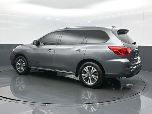 Used 2020 Nissan Pathfinder SV image 16