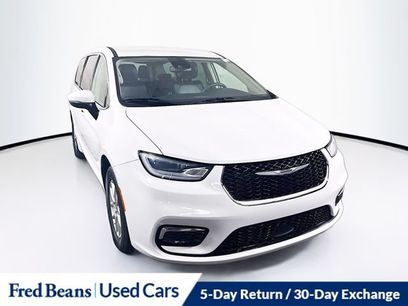 Used 2023 Chrysler Pacifica Touring-L