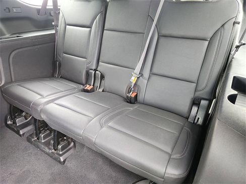 Used 2021 Chevrolet Suburban Z71 w/ Z71 Off-Road Package image 32