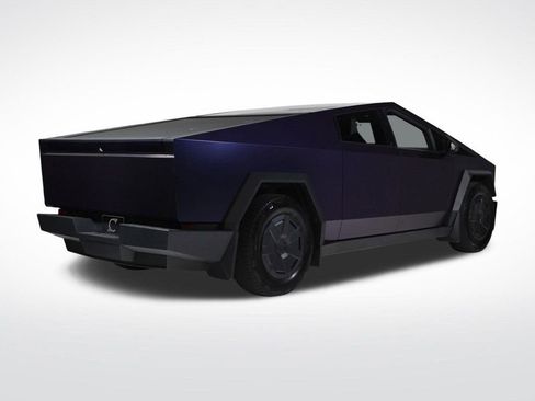 Used 2024 Tesla Cybertruck AWD Crew Cab image 5