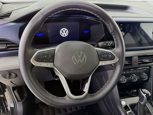 Used 2024 Volkswagen Taos SE image 14