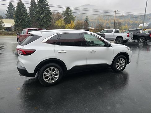 Used 2023 Ford Escape Active image 4