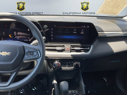 Used 2025 Chevrolet TrailBlazer LT AWD/4WD image 13