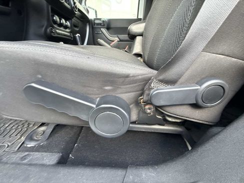 Used 2016 Jeep Wrangler Unlimited Sport AWD/4WD image 13
