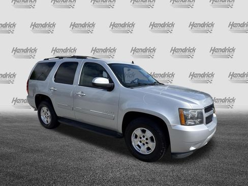 Used 2013 Chevrolet Tahoe LT w/ Luxury Package RWD image 2