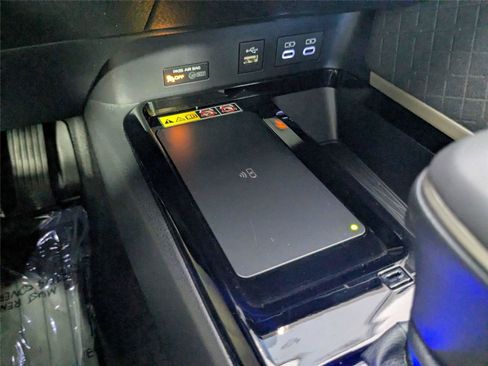 Used 2026 Toyota Camry XLE FWD image 25