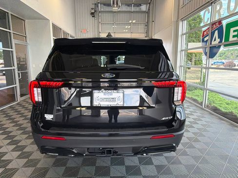 Used 2025 Ford Explorer ST-Line w/ ST-Line Street Pack AWD/4WD image 5