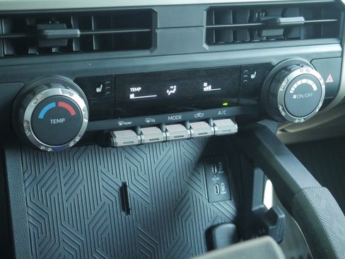 Used 2024 Toyota Tacoma SR5 AWD/4WD image 13