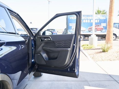 Used 2025 Mitsubishi Outlander SEL image 11