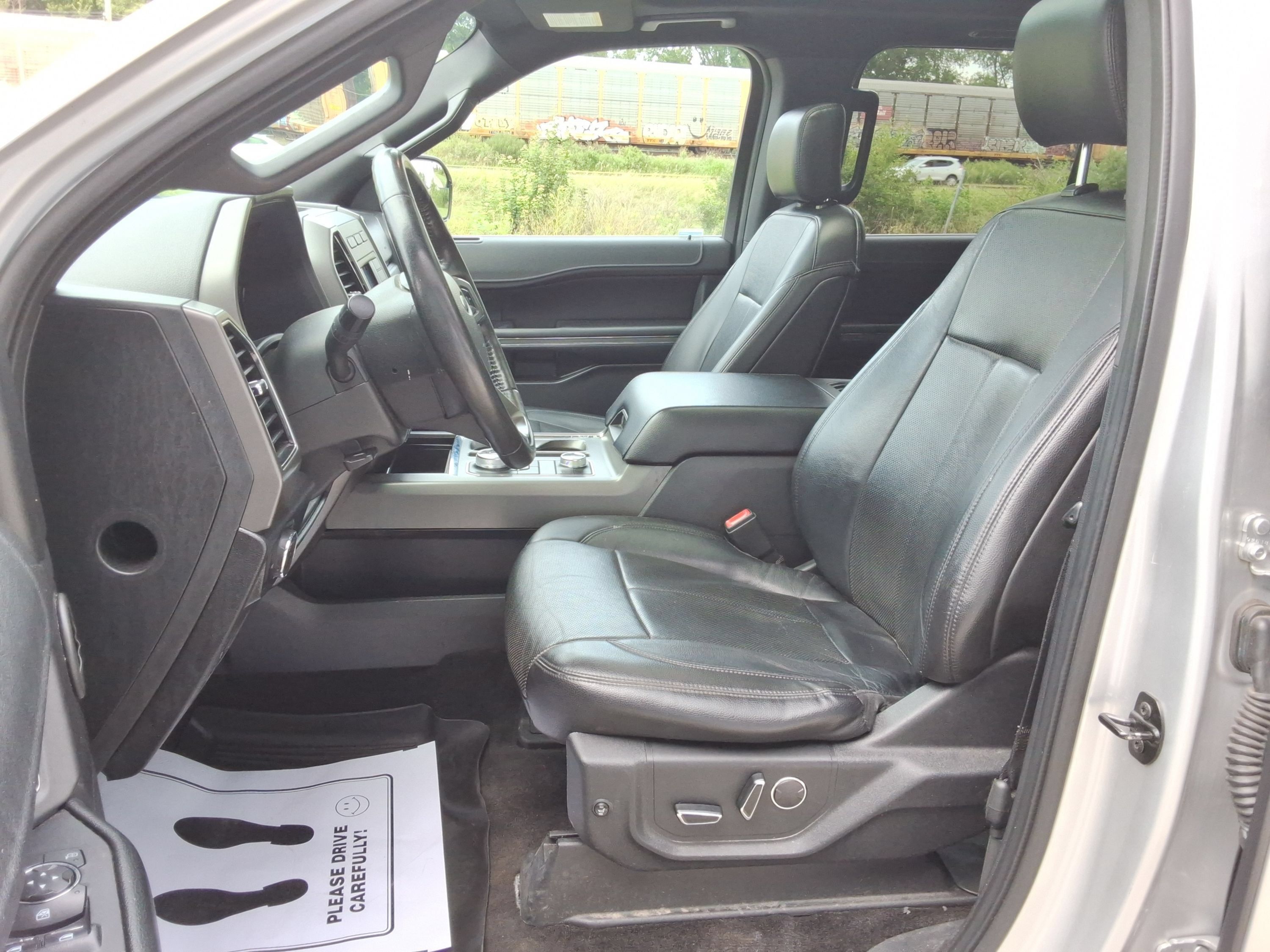 Used 2018 Ford Expedition XLT w/ Equipment Group 201A AWD/4WD image 31
