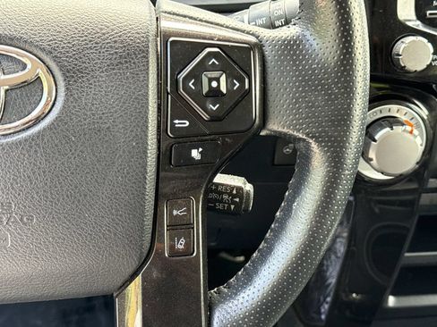 Used 2024 Toyota 4Runner TRD Off-Road Premium AWD/4WD image 29