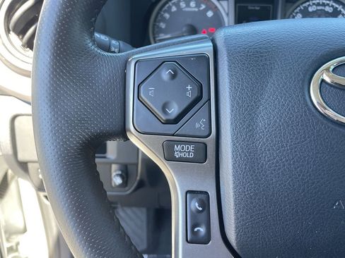 Used 2017 Toyota Tacoma SR5 image 32