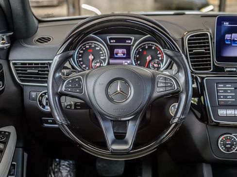 Used 2018 Mercedes-Benz GLS 550 4MATIC image 33