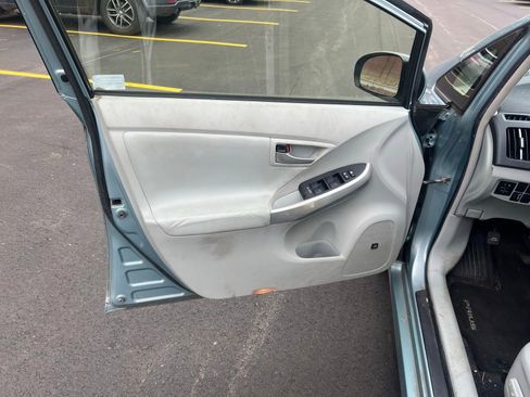 Used 2014 Toyota Prius Two image 18