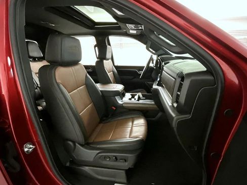 Certified 2025 Chevrolet Silverado 3500 High Country w/ High Country Premium Package image 15