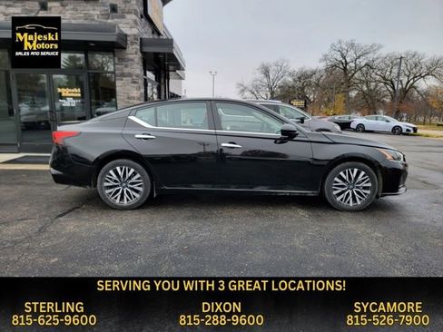 Used 2024 Nissan Altima 2.5 SV image 9