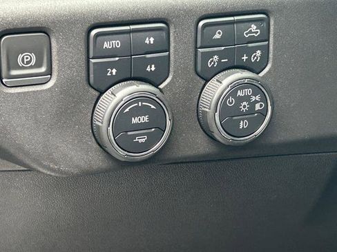 Used 2023 Chevrolet Silverado 1500 LT Trail Boss w/ LT Trail Boss Premium Package image 16