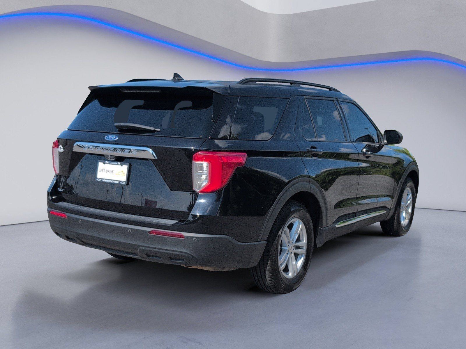 Used 2023 Ford Explorer XLT RWD image 9