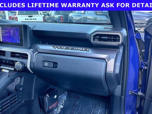 Used 2024 Toyota Tacoma SR5 AWD/4WD image 13