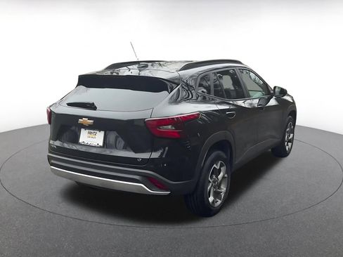 Used 2025 Chevrolet Trax LT image 12